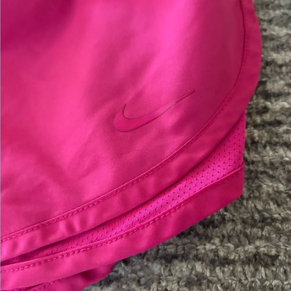 Nike Dri-Fit pink running shorts - Picture 2 of 4